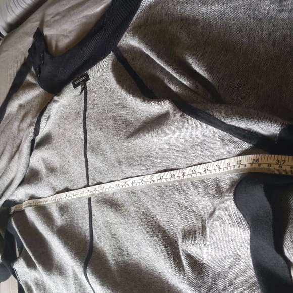 Banana Republic Poncho - Picture 10 of 11